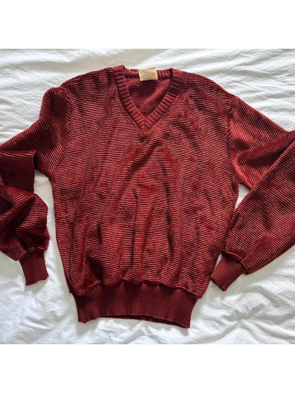 Saturdays by California Vintage Chenille Burgundy Burnt Orange Pullover V Neck